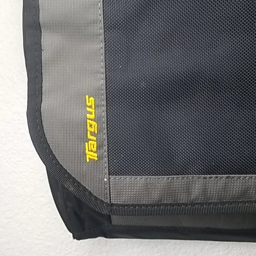 FINAL MARKDOWN Targus Laptop Bag